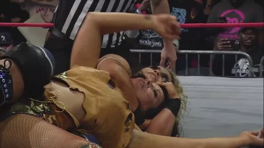 Mickie James / michelejames / themickiejames nude photo #0536
