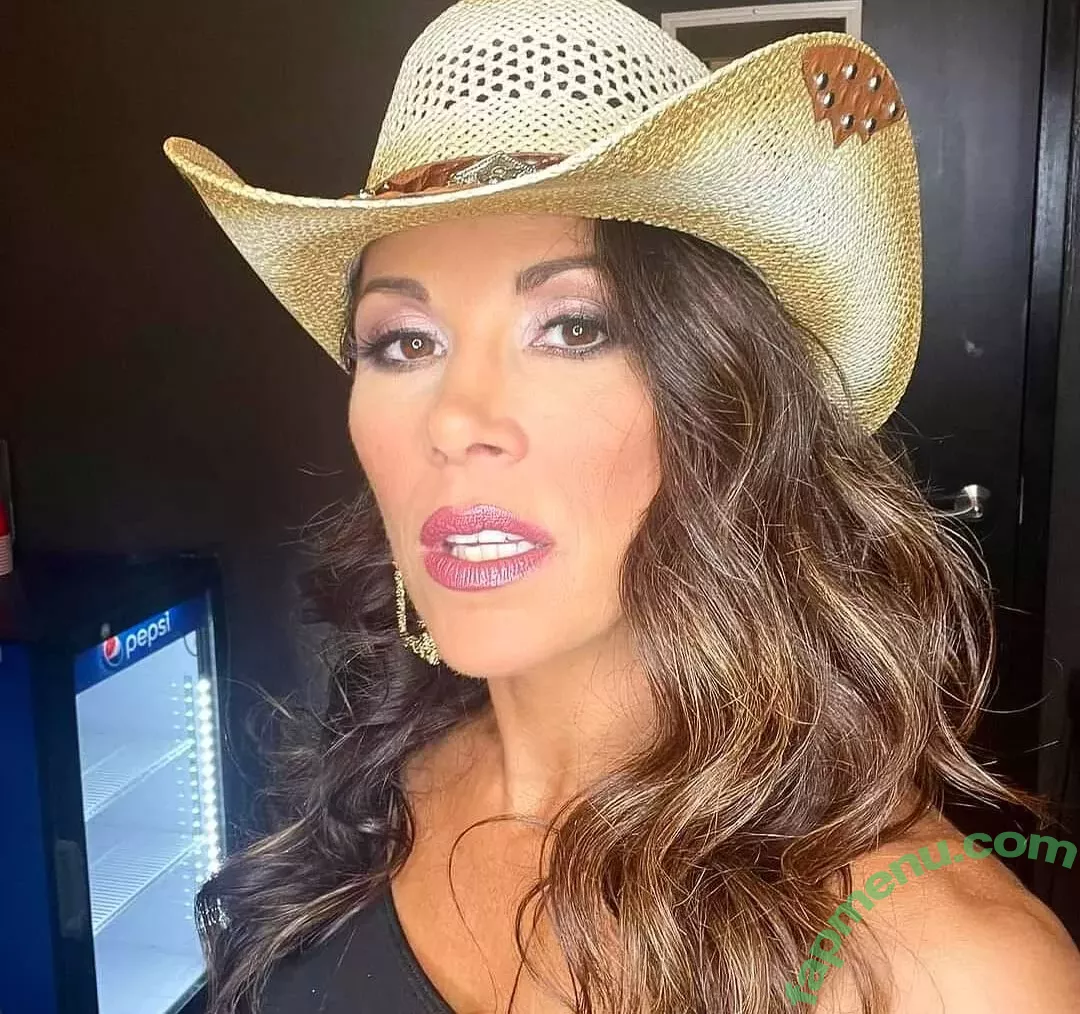 Mickie James nude photo #0465 (michelejames / themickiejames)