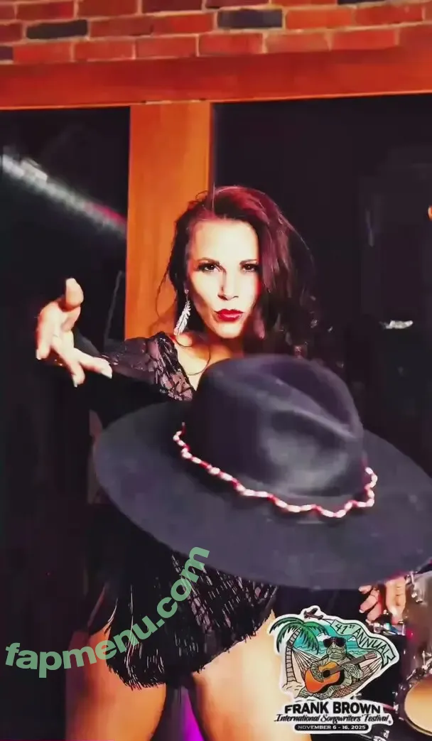 Mickie James nude photo #0945 (michelejames / themickiejames)