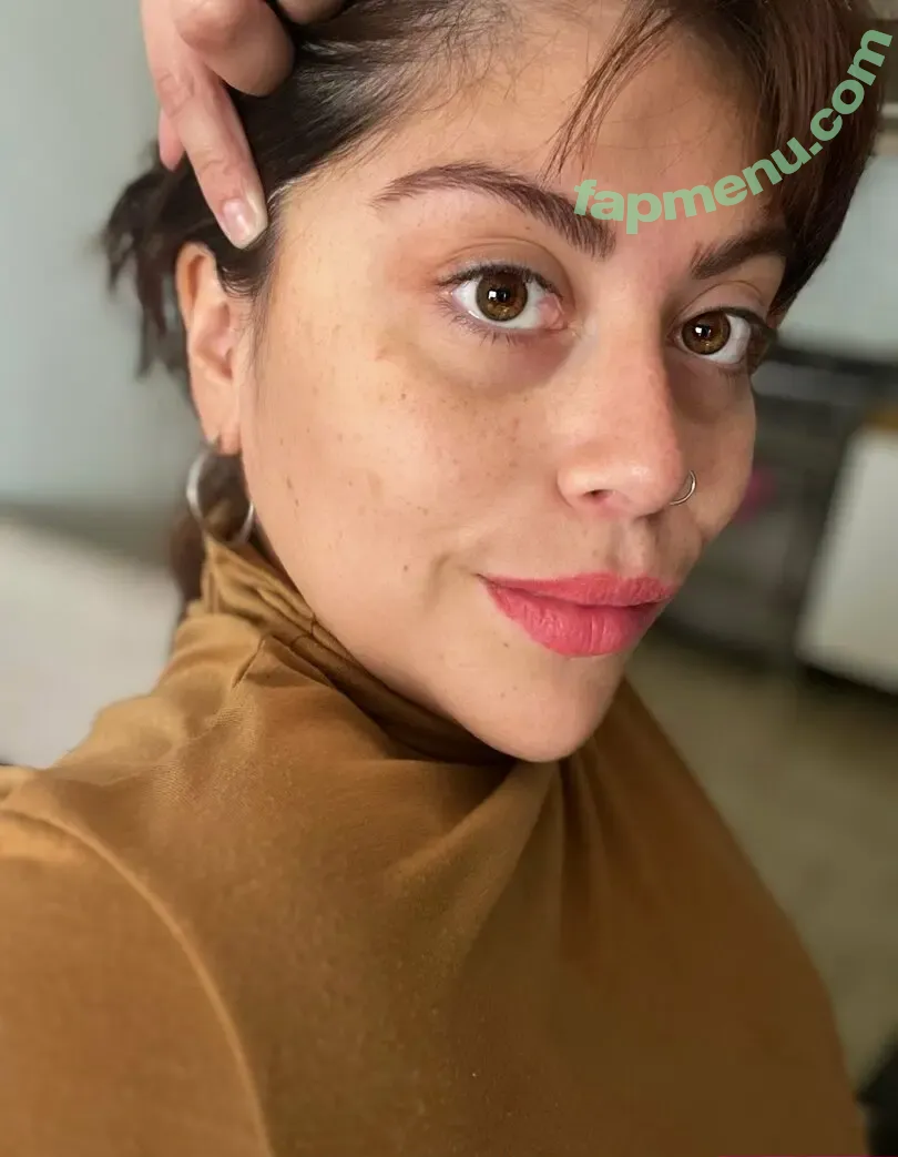 micnaa nude photo #0007 (micnaa)