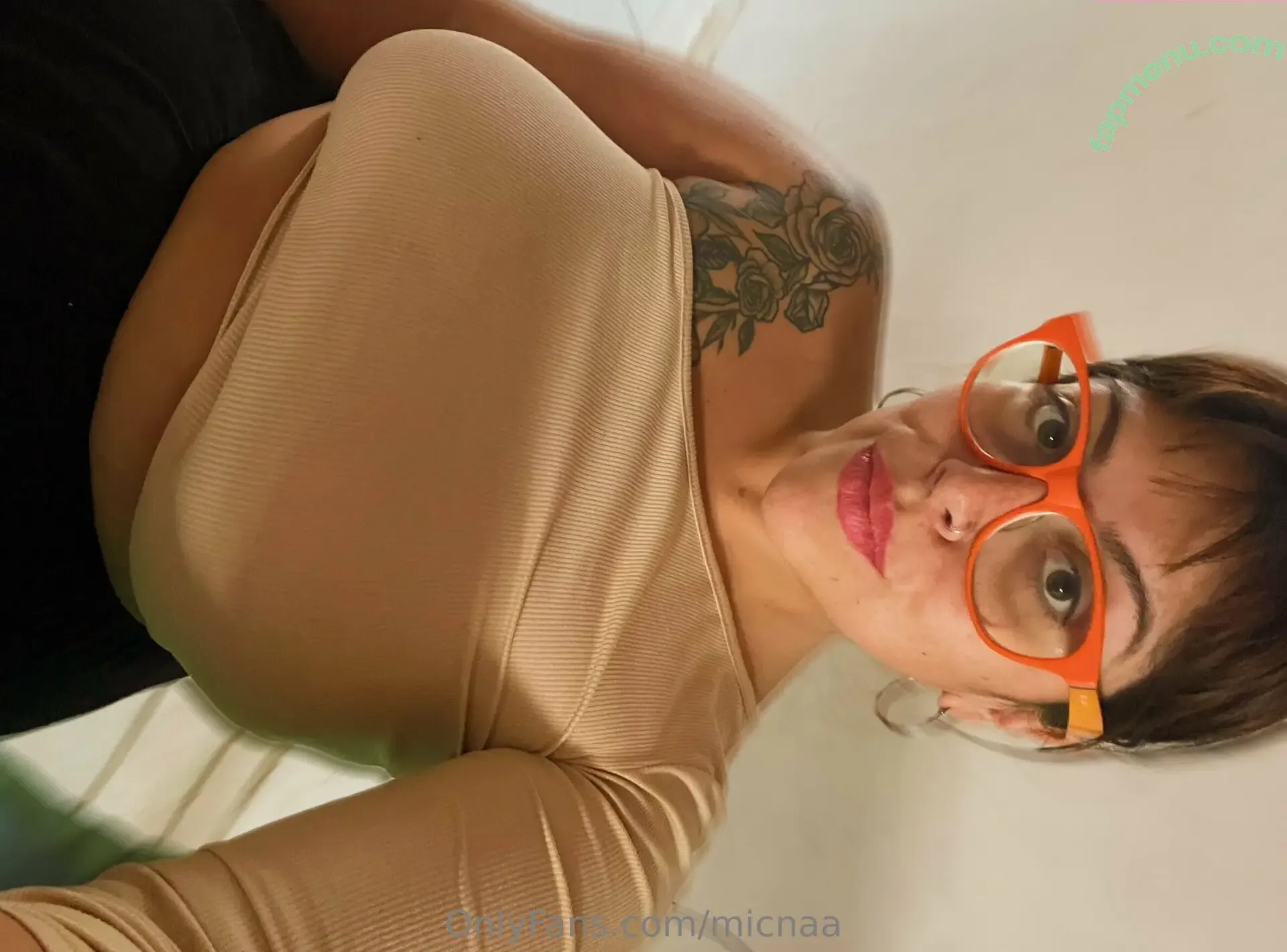 micnaa nude photo #0010 (micnaa)