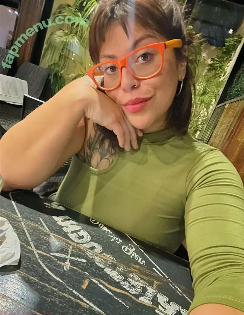 micnaa nude photo #0011 (micnaa)