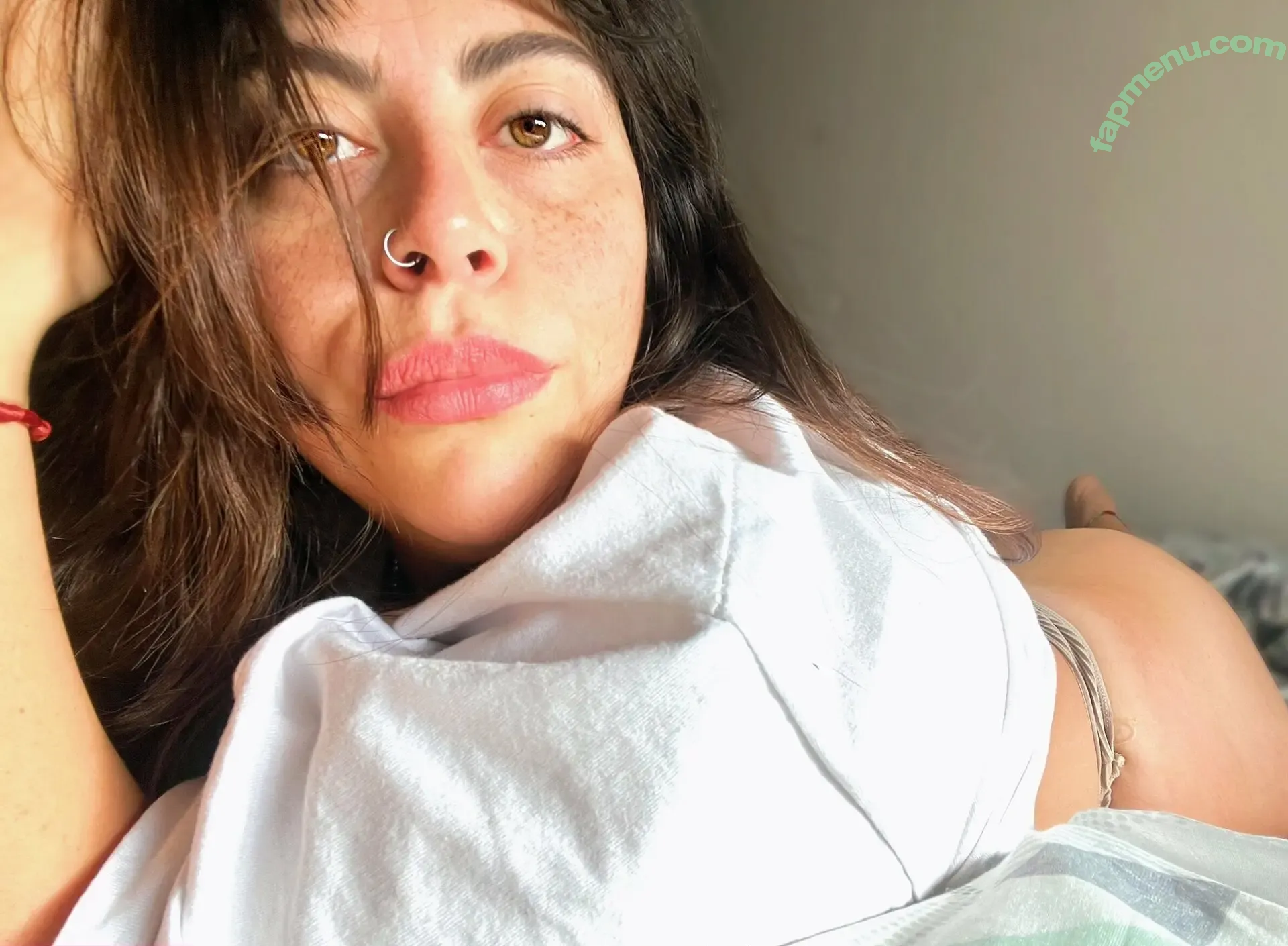 micnaa nude photo #0030 (micnaa)