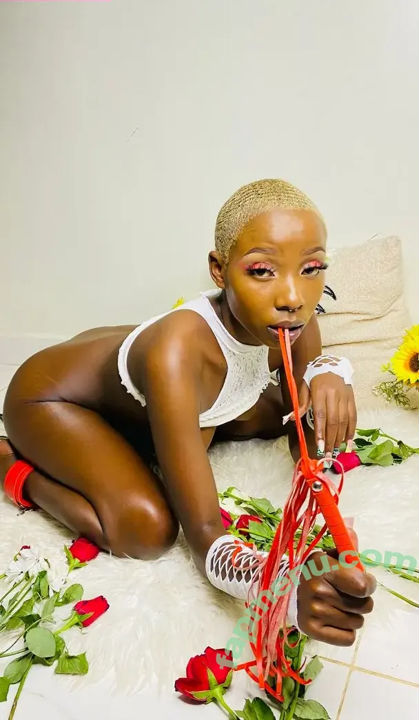 Midnight Kali nude photo #0011 (kaliebony / vampirekali)