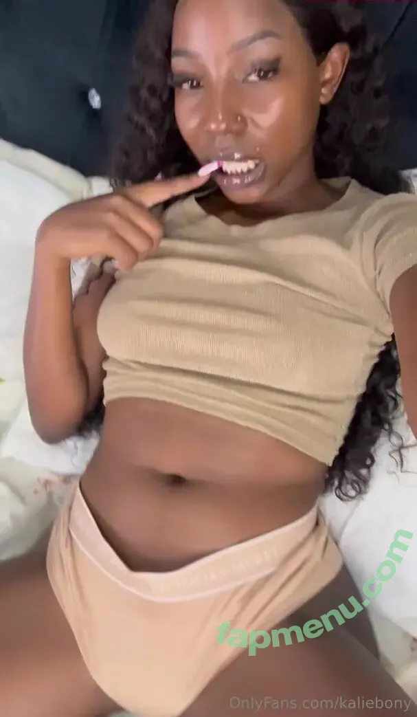 Midnight Kali nude photo #0094 (kaliebony / vampirekali)