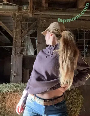 Midwestemma / Emma Claire / farmgirlemma nude photo #0111