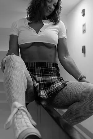 Midwestgirl84 / mommyofgirls_84 nude photo #0019