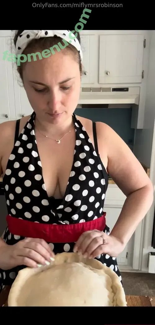 miflymrsrobinson nude photo #0001 (miflymrsrobinson)