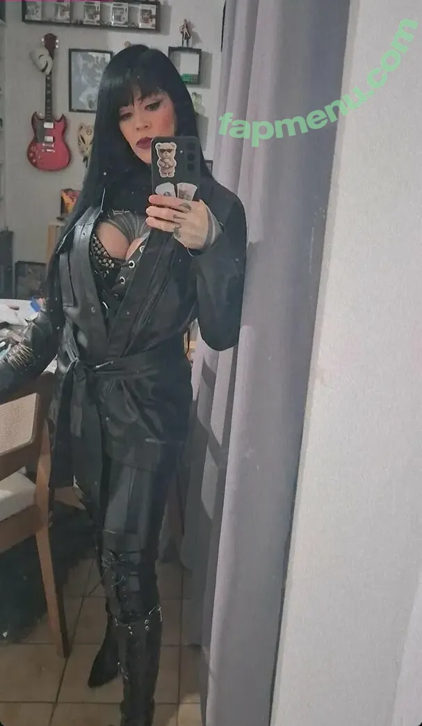 Mihells nude photo #0022 (mii_chelly___ / mixellysg___)
