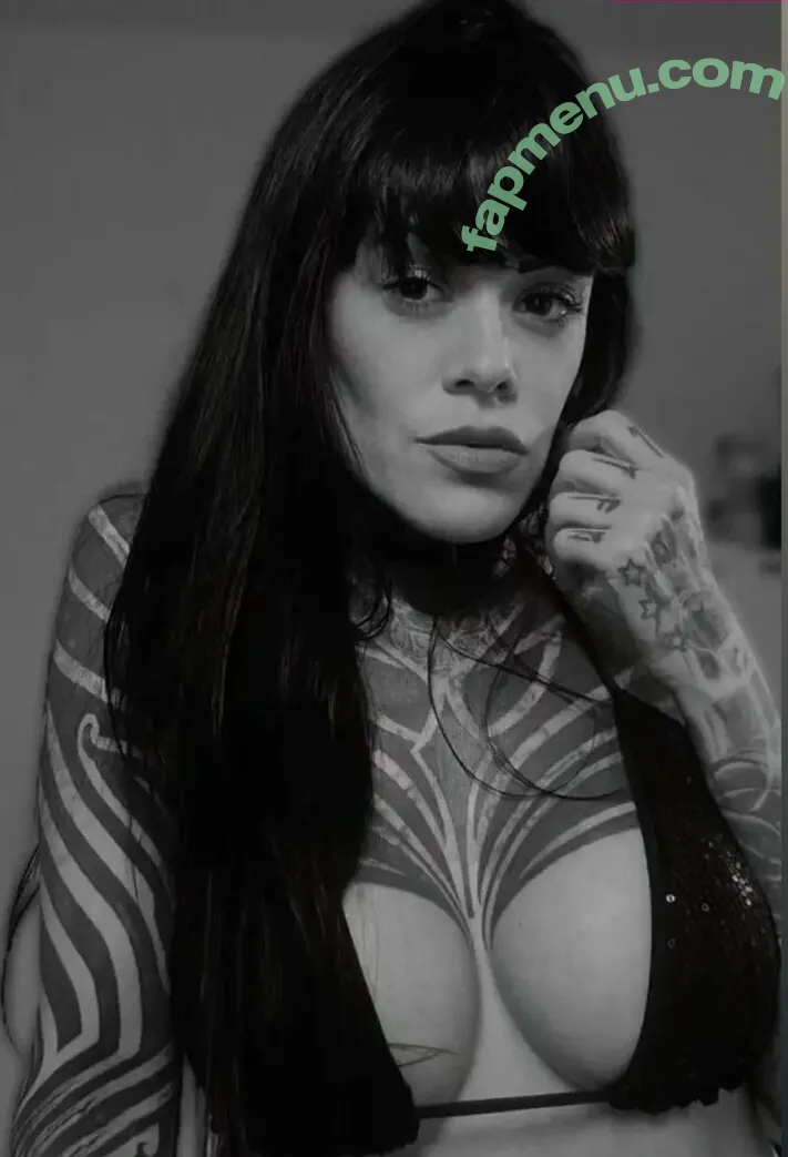 Mihells nude photo #0023 (mii_chelly___ / mixellysg___)