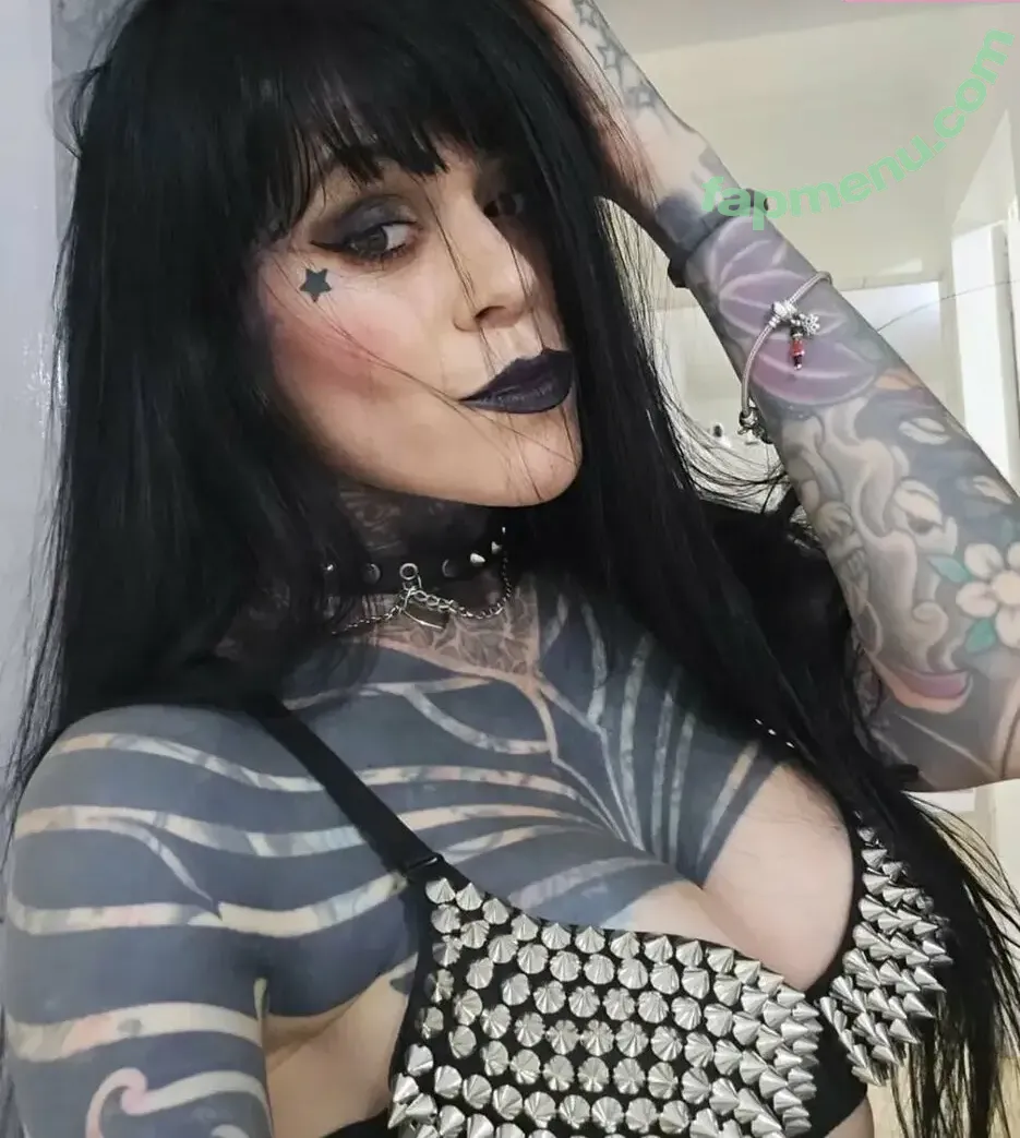 Mihells nude photo #0025 (mii_chelly___ / mixellysg___)