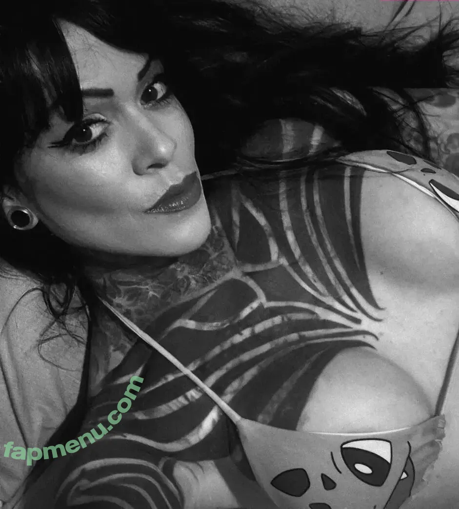Mihells nude photo #0028 (mii_chelly___ / mixellysg___)