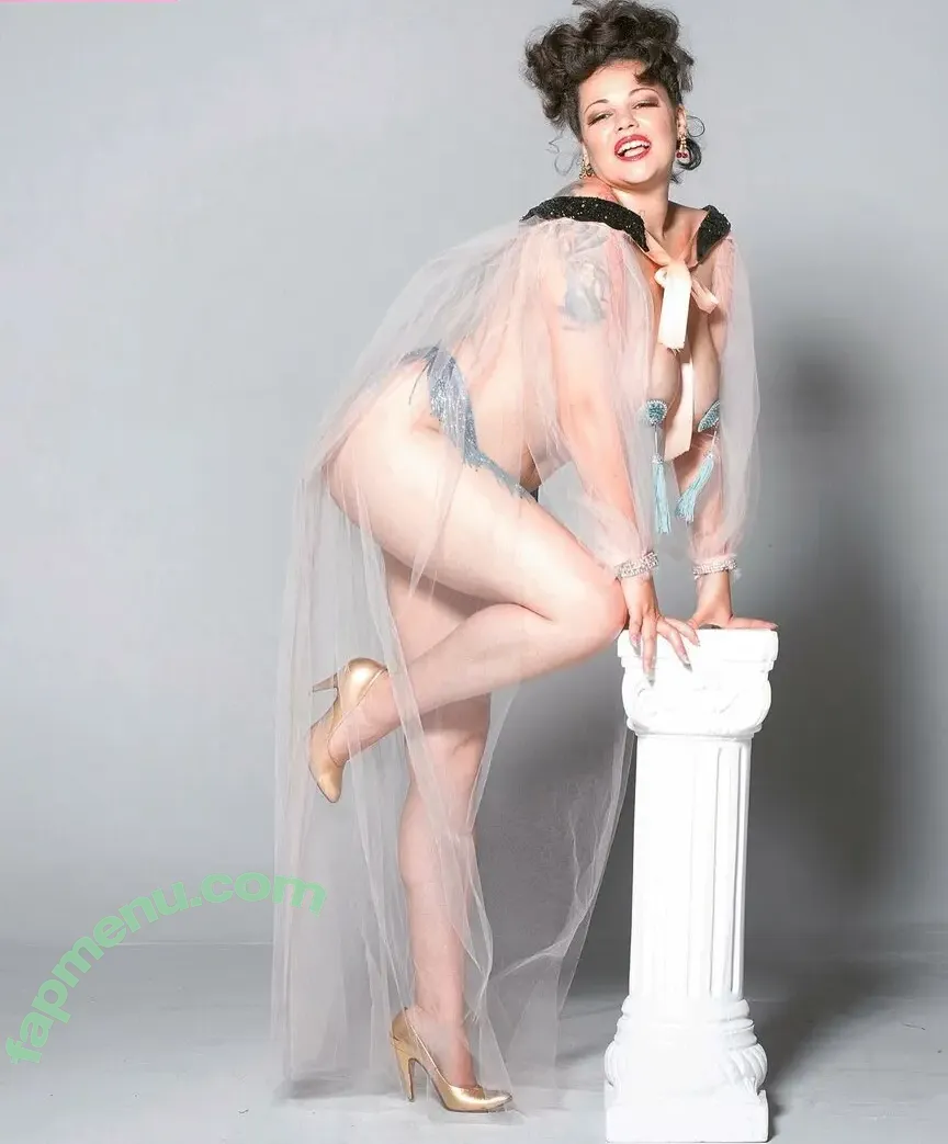 Mika Romantic nude photo #0023 (demon_mika / i_love_mika / mikaromantica / mikaromanticandco)
