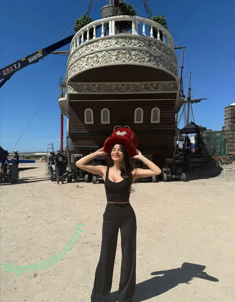 Mikaela Hoover nude photo #0265 (mikaela)