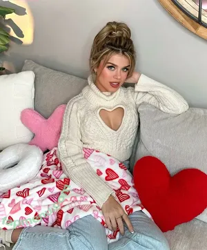 Mikaela Long / mikaelallong nude photo #0005