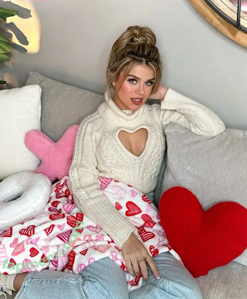 Mikaela Long nude photo #0005 (mikaelallong)