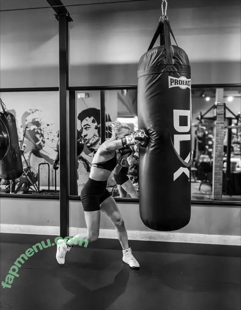 Mikaela Mayer nude photo #0062 (mikaelamayer)