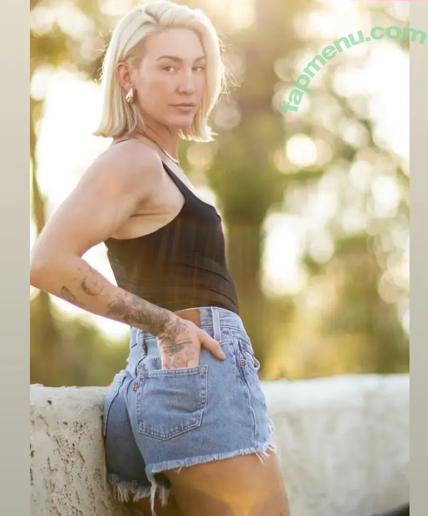 Mikaela Mayer nude photo #0068 (mikaelamayer)