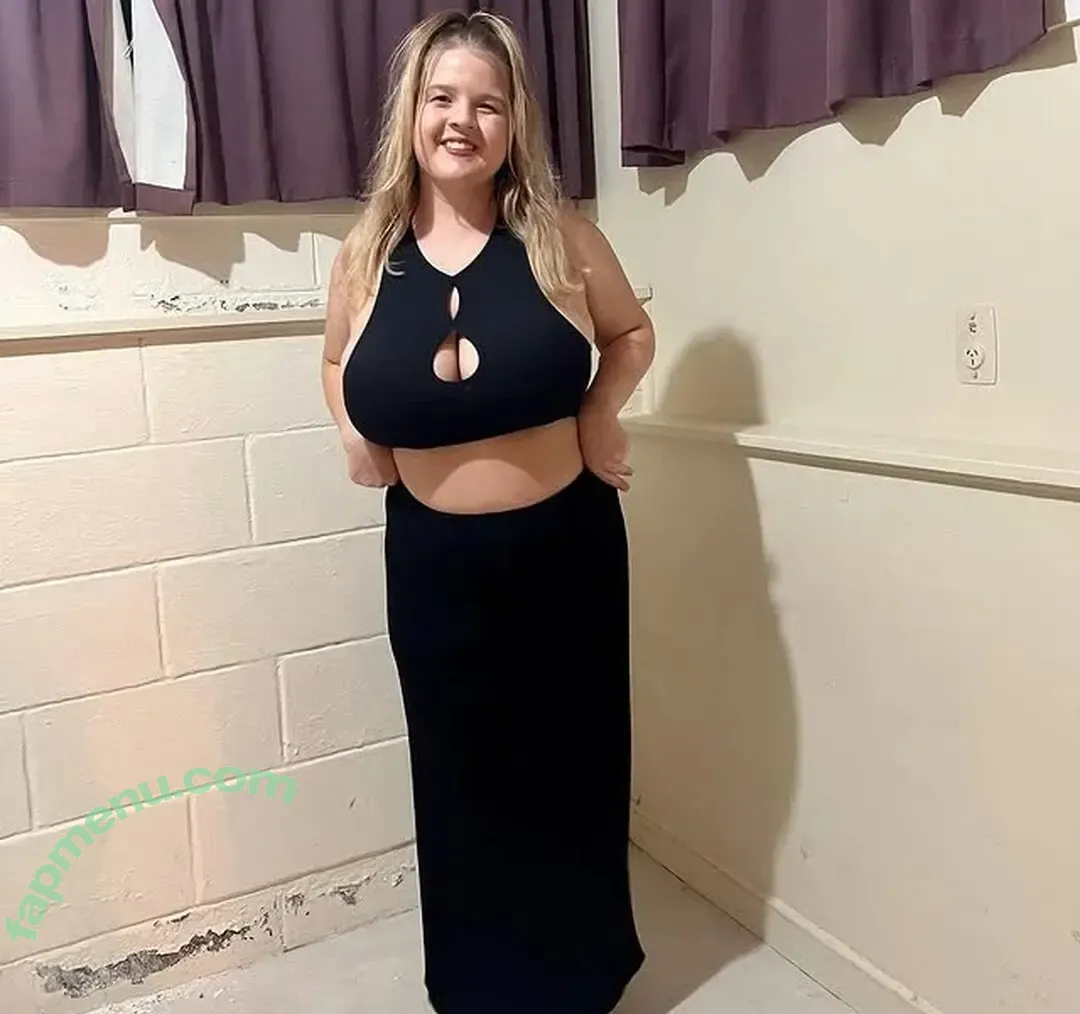 Mikaela nude photo #0097 (kaela95 / mikaelallong / smolgirlmikaela)