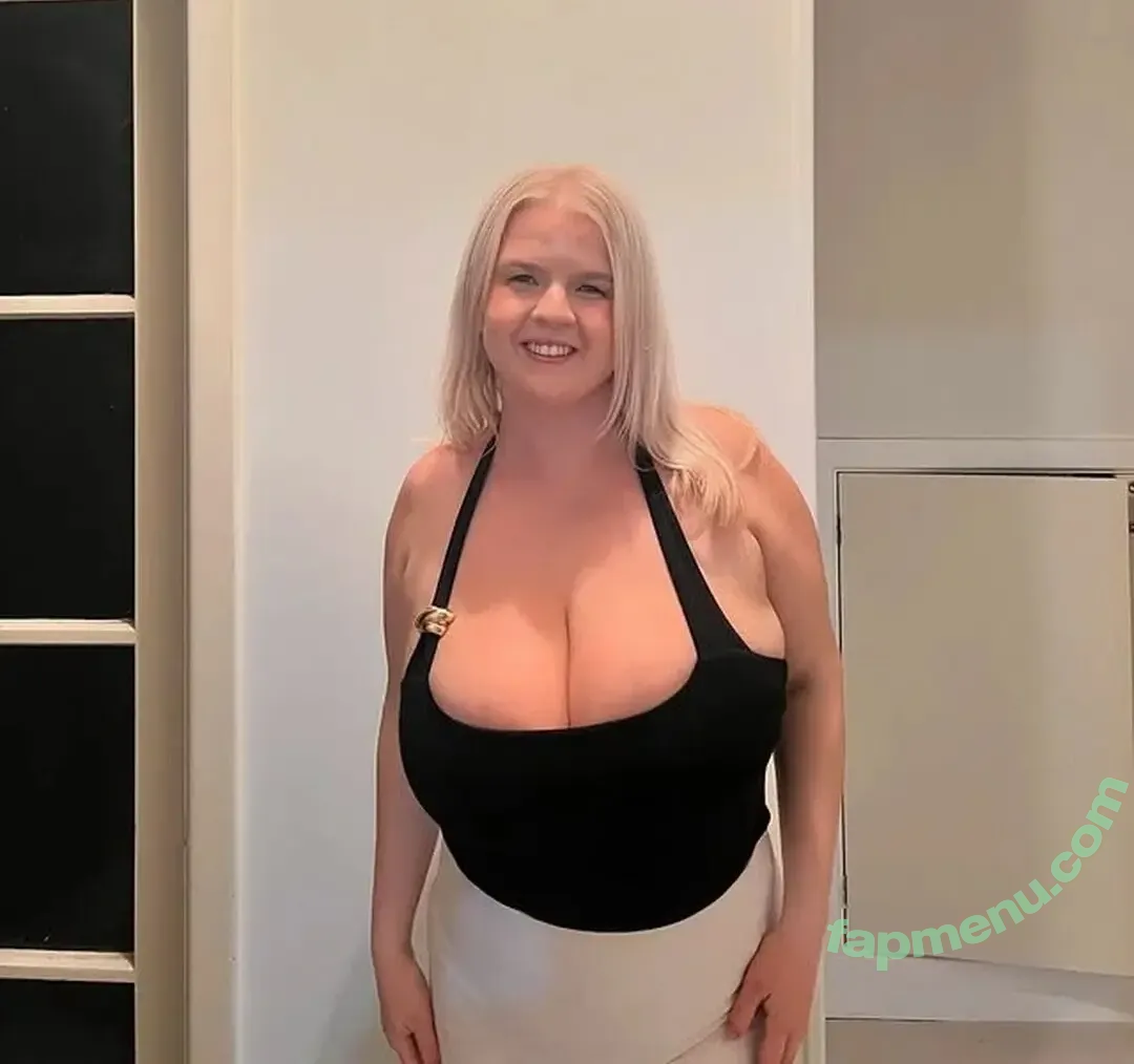 Mikaela nude photo #0123 (kaela95 / mikaelallong / smolgirlmikaela)