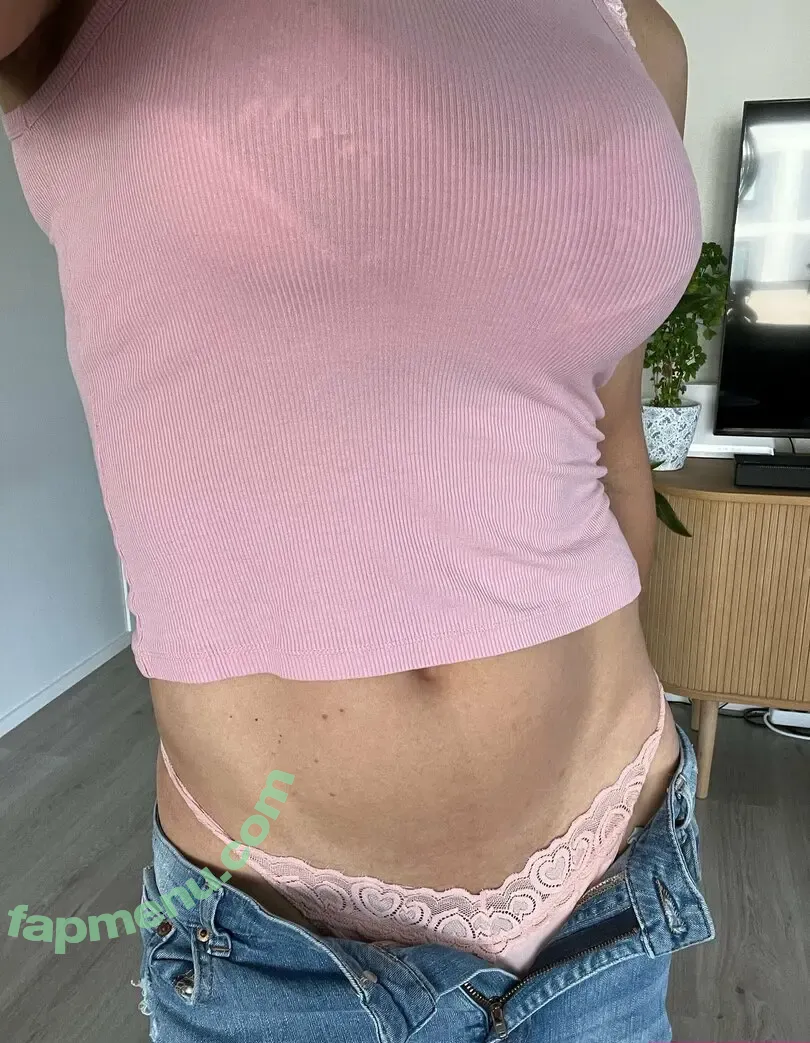 mikaela85 nude photo #0179 (mikaela85)