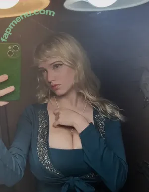 Mikah Lynn / crybabymak / m1k44h / mikahhlynn / mikahlyynn / myekuh nude photo #0026