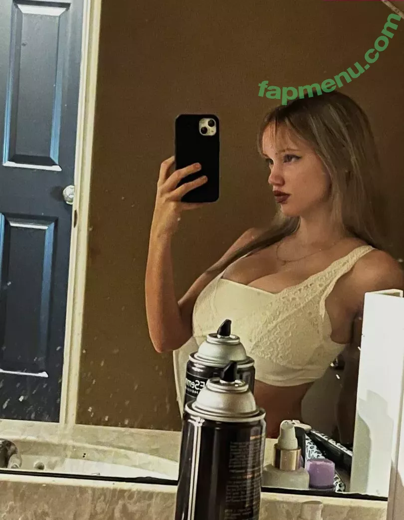 Mikahhlynn nude photo #0087 (Mikah / Myekuh / mikahlyynn)