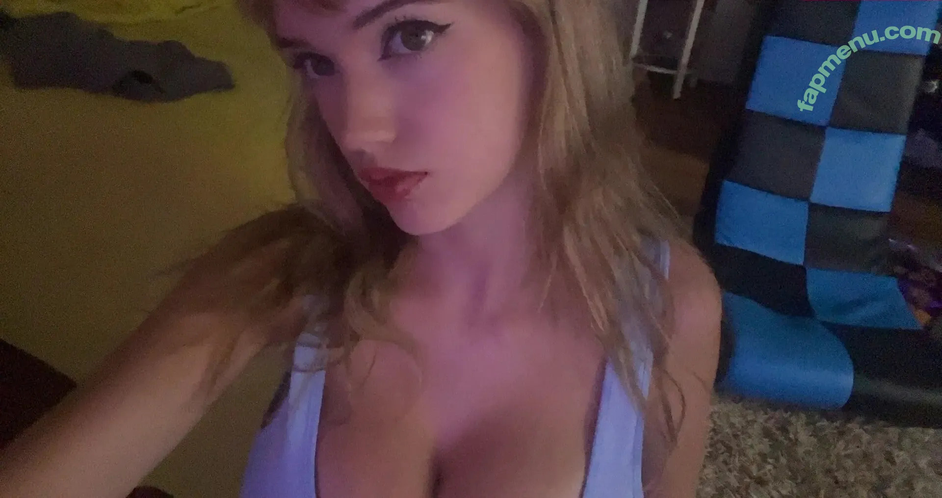 Mikahhlynn nude photo #0319 (Mikah / Myekuh / mikahlyynn)