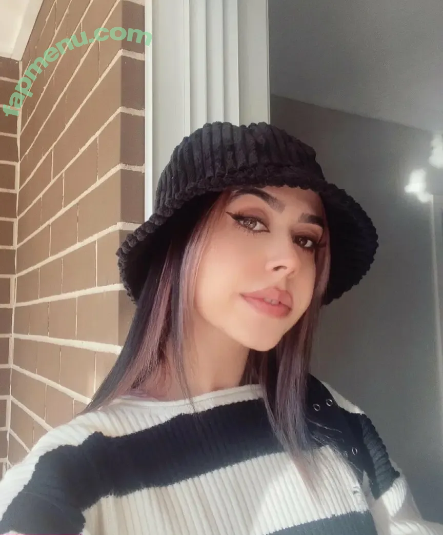 Mikaila Delgado nude photo #0020 (diandradelgado / mikailadelgado)
