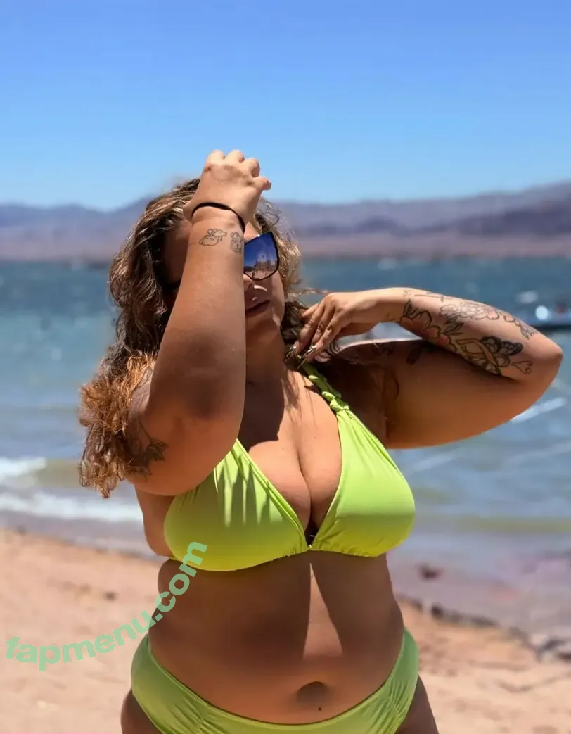 Mikayla Shea nude photo #0001 (yobo_mikayla)