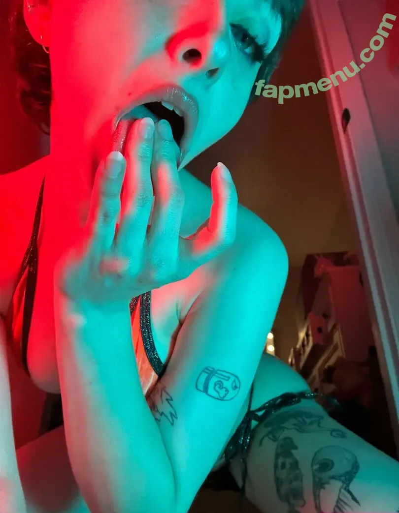 Mikayla Skinner nude photo #0011 (Mikayyyla / mykaylaskinner2016 / y0ur.dads.fav)