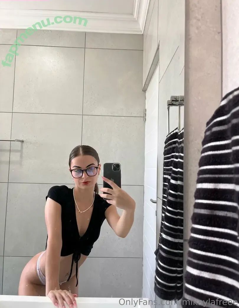 mikaylafreee nude photo #0016 (mickeyfreee)
