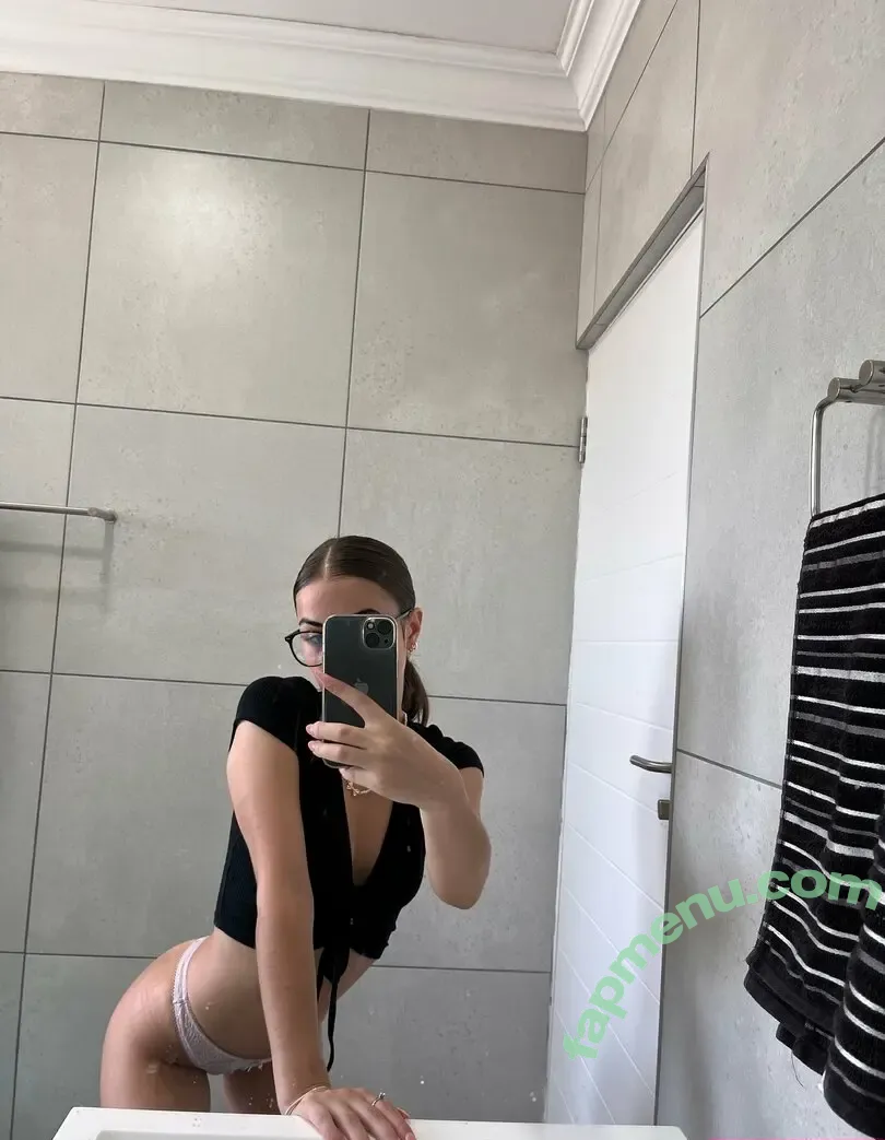 mikaylafreee nude photo #0017 (mickeyfreee)