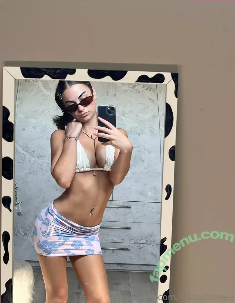 mikaylafreee nude photo #0027 (mickeyfreee)