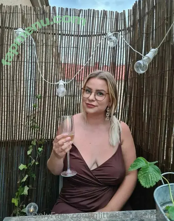 Mikeyla Marina nude photo #0010 (mikaelamarina / mikaelavmarina)