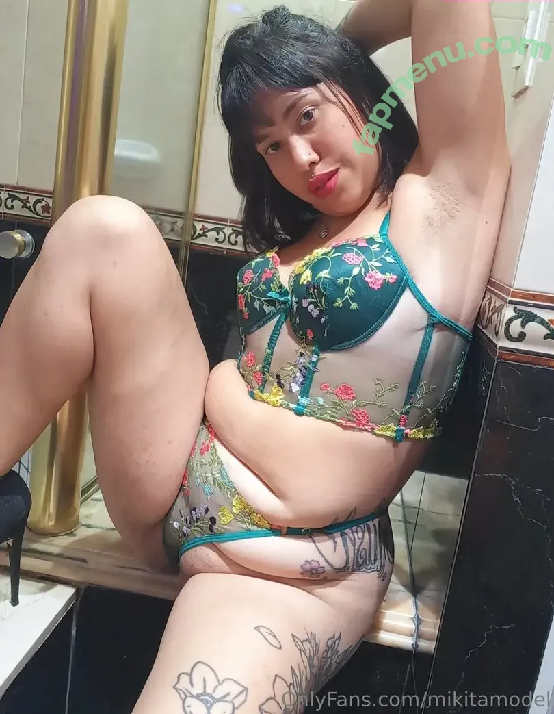 mikicurvymom nude photo #0002 (mikulmom)