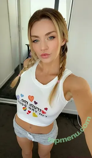  nude photo #0004