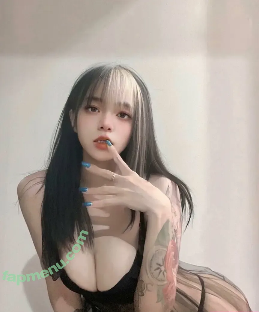 mikoqiqi_ nude photo #0006 (mikoqqii / miqibabyvip)