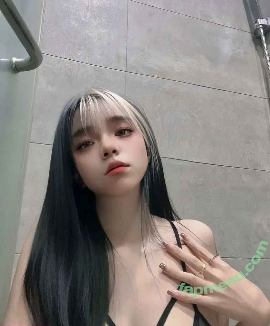 mikoqiqi_ nude photo #0011 (mikoqqii / miqibabyvip)