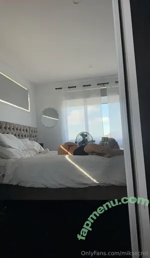  nude photo #0001