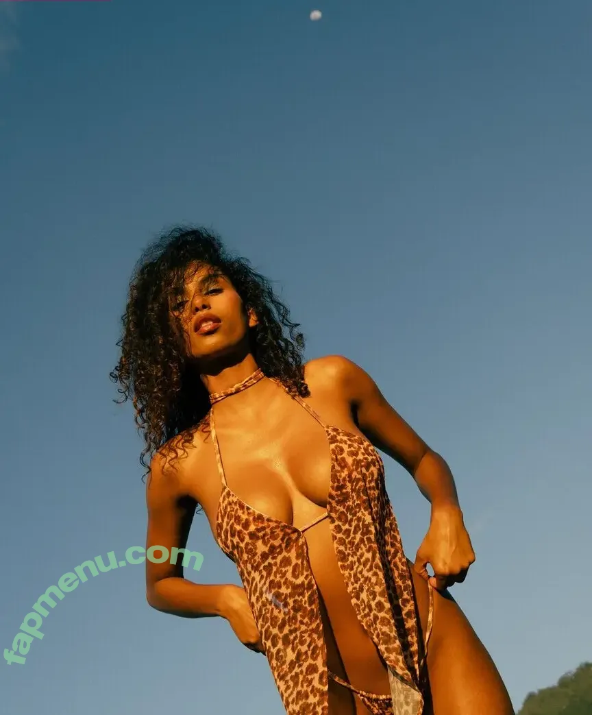 Mila Cabrera nude photo #0015 (milacabrerar)
