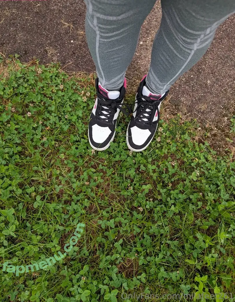 milafeet261 nude photo #0021 (camillaasmr)