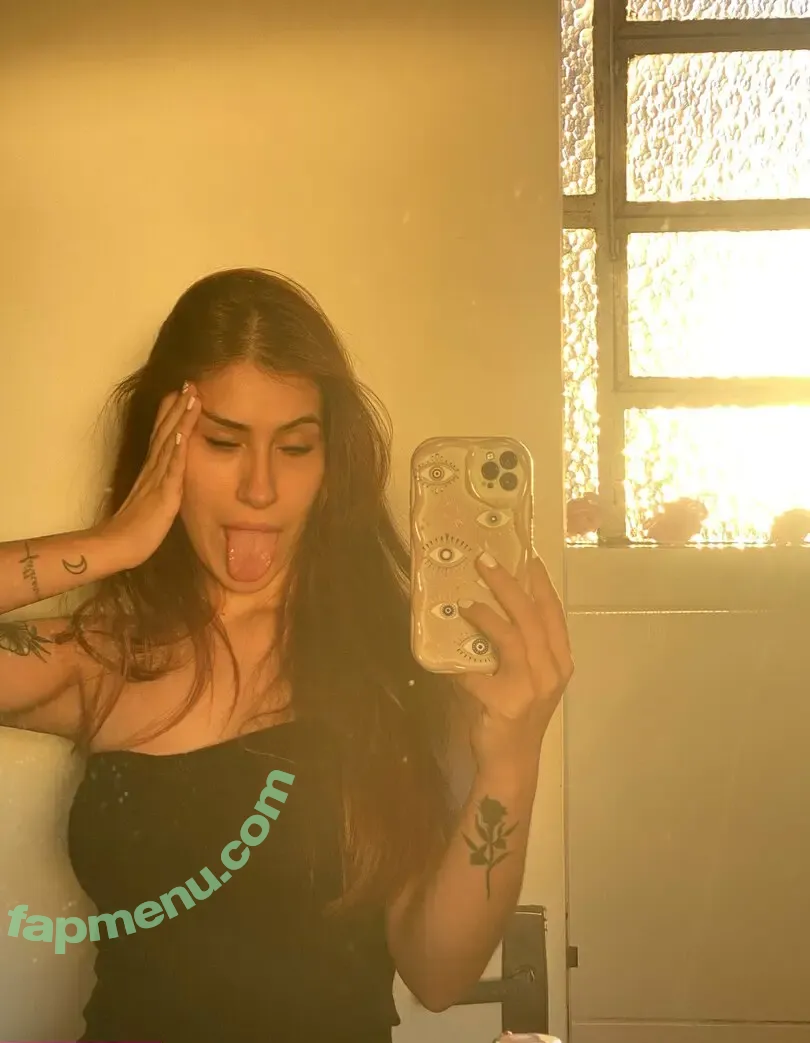 milagrayson nude photo #0020 (milagrayson)