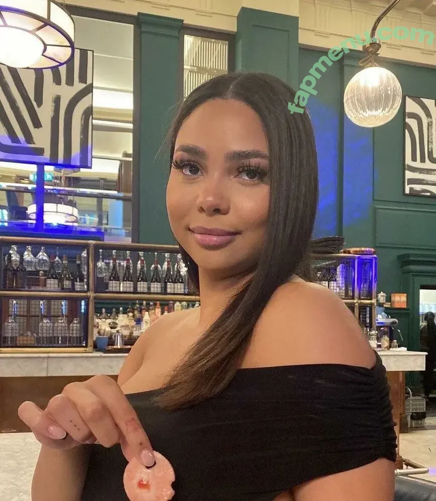 milan.churchill nude photo #0078 (milanmirabellaa)