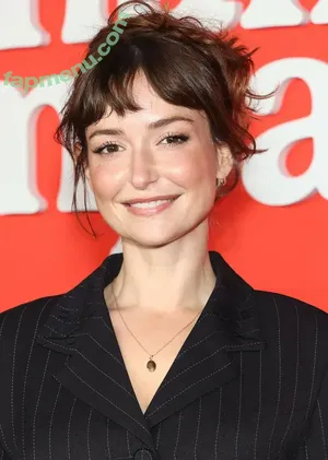 Milana Vayntrub / AT&T Girl / mintmilana nude photo #0061