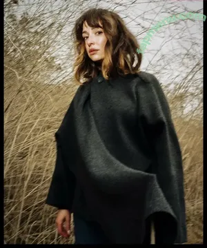 Milana Vayntrub / AT&T Girl / mintmilana nude photo #0074