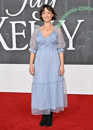 Milana Vayntrub / AT&T Girl / mintmilana nude photo #0078