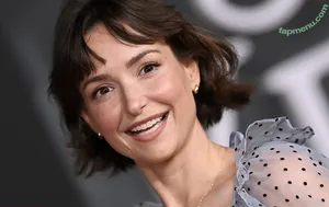 Milana Vayntrub / AT&T Girl / mintmilana nude photo #0082