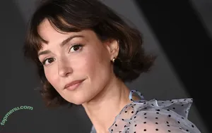 Milana Vayntrub / AT&T Girl / mintmilana nude photo #0086