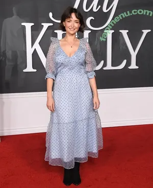 Milana Vayntrub / AT&T Girl / mintmilana nude photo #0096